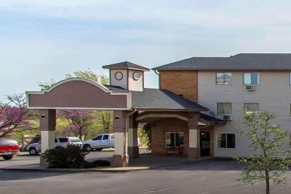 Econo Lodge Inn  Suites Clinton Clinton Oklahoma